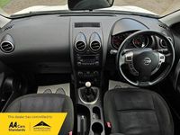 Used Nissan Qashqai Acenta 110 HP (80 kW) 2013 White SUV