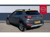 Usado Kia Stonic 100 HP (73 kW) 2023 Cinzento SUV
