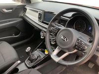 Używany Kia Rio 101 KM (74 kW) 2019 Czerwony Hatchback