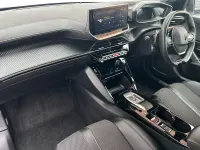 Używany Peugeot 2008 GT 130 KM (95 kW) 2024 Biały SUV