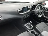 Begagnad Kia Ceed 117 HK (86 kW) 2019 Svart Halvkombi