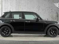 Używany Mini Cooper Classic 134 KM (98 kW) 2023 Czarny Hatchback