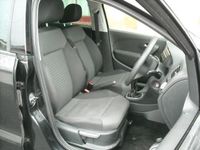 Usado VW Polo Match 85 CV (62 kW) 2011 Negro Utilitario
