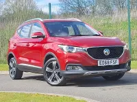 Używany MG ZS Exclusive 111 KM (81 kW) 2018 Czerwony SUV