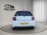Begagnad Citroën DS3 2014 Vit Halvkombi