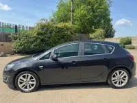Second-hand Vauxhall Astra SRi 115 CP (84 kW) 2014 Negru Hatchback