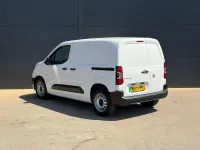 Used Vauxhall Combo 100 kW (136 HP) 2022 White MPV
