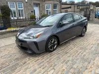 Usado Toyota Prius 122 HP (89 kW) 2020 Cinzento Citadino