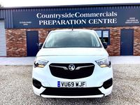 Second-hand Vauxhall Combo Sportive 100 CP (73 kW) 2019 Alb Monovolum