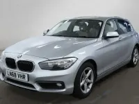 Używany BMW 118 Basis 136 KM (100 kW) 2018 Srebrny Hatchback