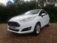 Usado Ford Fiesta Zetec 100 HP (73 kW) 2016 Branco Citadino