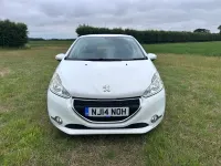 Used Peugeot 208 Active 82 HP (60 kW) 2014 White Hatchback