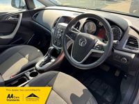 Usado Vauxhall Astra 2011 Plateado Familiar