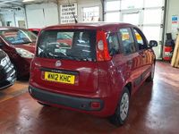 Usado Fiat Panda Pop 69 HP (50 kW) 2012 Vermelho Citadino