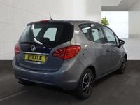 Begagnad Vauxhall Meriva 2011 Brun Minibuss