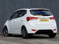 Used Hyundai ix20 Premium 90 HP (66 kW) 2017 White Hatchback
