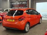 Second-hand Peugeot 208 Allure 2018 Portocaliu Hatchback