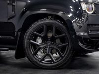Used Land Rover Defender HSE Dynamic 350 HP (257 kW) 2024 Black Estate