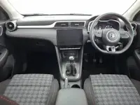 Używany MG ZS Excite 106 KM (77 kW) 2024 Czerwony SUV