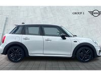 Begagnad Mini Cooper Comfort 136 HK (100 kW) 2019 Vit Halvkombi