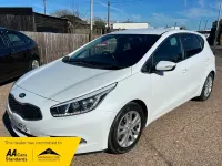 Używany Kia Ceed 126 KM (92 kW) 2015 Biały Hatchback