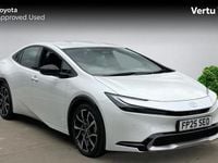 Used Toyota Prius 223 HP (164 kW) 2025 White Hatchback