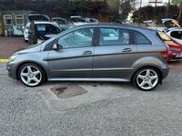 Begagnad Mercedes B180 109 HK (80 kW) 2011 Grå Minibuss