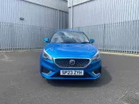 Begagnad MG MG3 Exclusive 106 HK (77 kW) 2023 Blå Halvkombi