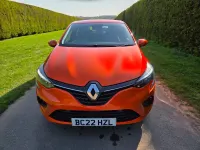 Used Renault Clio Iconic 90 HP (66 kW) 2022 Orange Hatchback