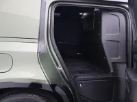 New Land Rover Defender HSE Dynamic 349 HP (256 kW) 2025 Green SUV