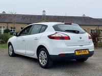 Used Renault Mégane III Dynamique 110 HP (80 kW) 2015 White Hatchback