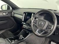 Begagnad Volvo XC40 R-Design 161 HK (118 kW) 2021 Svart SUV