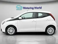 Usado Toyota Aygo X-play 71 CV (52 kW) 2021 Blanco Utilitario