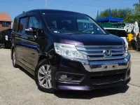 Używany Honda Stepwgn 2013 Purpurowy Minivan