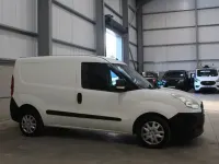Used Fiat Doblò 90 HP (66 kW) 2012 White MPV