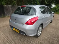 Używany Peugeot 308 2008 Srebrny Hatchback