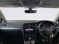 Used VW Golf VII SE 125 HP (91 kW) 2017 White Hatchback