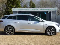 Usado Renault Mégane GrandTour Dynamique 130 HP (95 kW) 2017 Prateado Carrinha