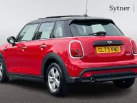 Usado Mini Cooper Classic 134 CV (98 kW) 2023 Rojo Utilitario