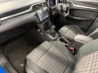 Usado MG ZS 106 HP (77 kW) 2021 Azul SUV