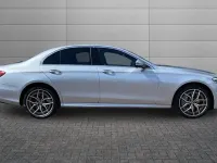 Begagnad Mercedes E400 AMG Line Premium 334 HK (245 kW) 2023 Silver Sedan