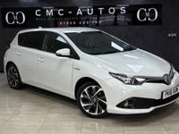 Used Toyota Auris Hybrid Design 136 HP (100 kW) 2016 White Hatchback