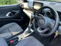 Used Toyota Yaris Design 116 HP (85 kW) 2023 White Hatchback
