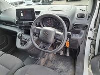 Used Citroën Berlingo Start 75 HP (55 kW) 2020 White MPV