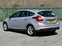 Used Ford Focus Zetec 125 HP (91 kW) 2011 Silver Hatchback