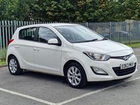 Used Hyundai i20 Active 85 HP (62 kW) 2013 White Hatchback