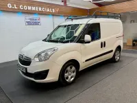 Usado Vauxhall Combo Sportive 95 HP (69 kW) 2018 Branco Monovolume