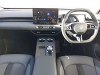 Nouă MG MG5 EV Trophy 169 kW (231 CP) 2025 Alb Break