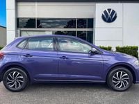 Gebraucht VW Polo Life 95 PS (69 kW) 2023 Violett Kleinwagen
