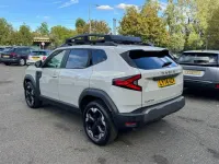 Used Dacia Duster Extreme 130 HP (95 kW) 2024 Cream SUV